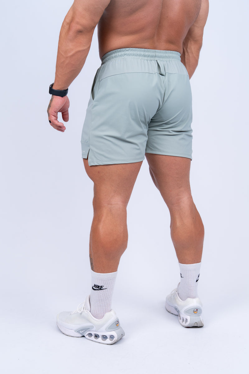 Training 5.5" Shorts Light Green