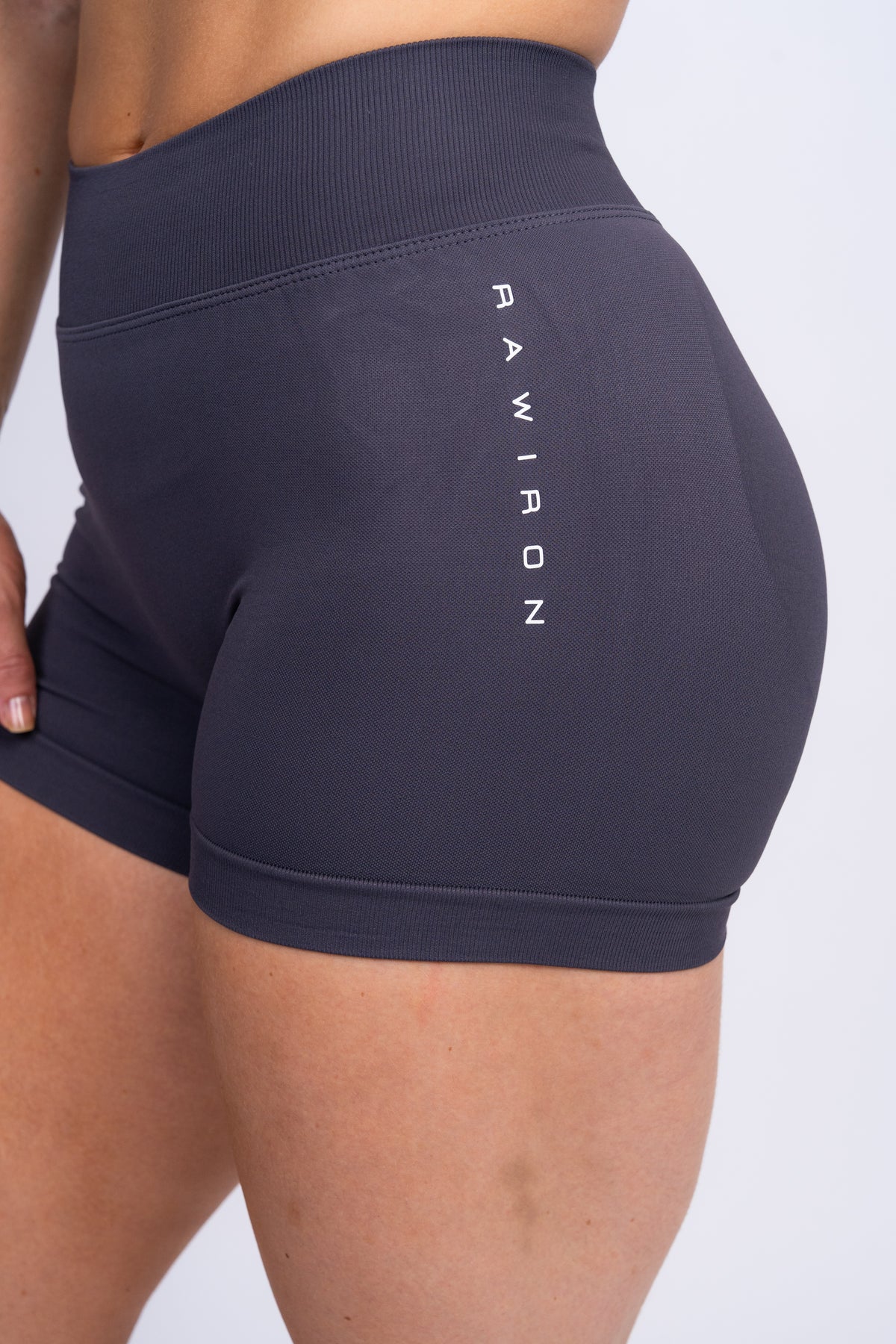Signature Shorts Charcoal