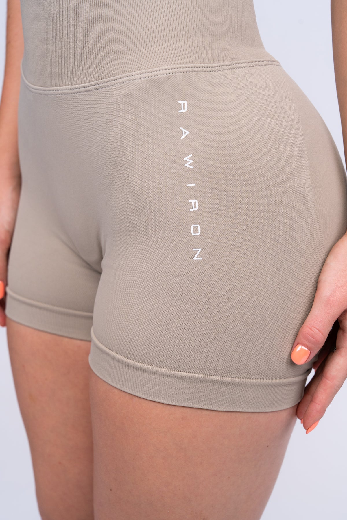 Signature Shorts Stone